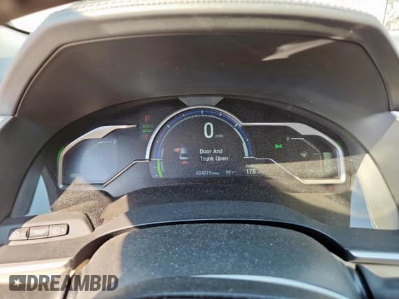 ✅ 2018 Honda Clarity Touring • VIN: JHMZC5F34JC012468 • Lot: 80092665. Wystawiony na Copart z przebiegiem 24 019 mil. Bezpłatny archiwum sprzedaży aukcyjnych z USA i szczegółowy raport historii pojazdu na DreamBid. Zdjęcie 9.