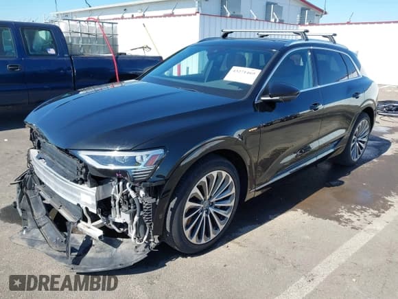 ✅ 2019 Audi e-tron Premium Plus • VIN: WA1LAAGEXKB021974 • Lot: 43271469. Listed on IAAI with 31,977 mi. Free auction sales archive from the USA and detailed vehicle history report at DreamBid. Image 2.