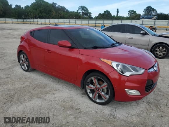 ✅ 2016 Hyundai Veloster • VIN: KMHTC6AD0GU299870 • Lot: 70583364. Wystawiony na Copart z przebiegiem 146 896 mil. Bezpłatny archiwum sprzedaży aukcyjnych z USA i szczegółowy raport historii pojazdu na DreamBid. Zdjęcie 4.