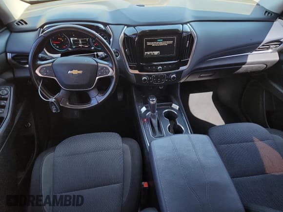 ✅ 2018 Chevrolet Traverse LT Cloth • VIN: 1GNERGKW5JJ191472 • Lot: 82128095. Wystawiony na Copart z przebiegiem 130 797 mil. Bezpłatny archiwum sprzedaży aukcyjnych z USA i szczegółowy raport historii pojazdu na DreamBid. Zdjęcie 8.