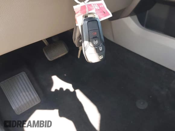 ✅ 2018 Ford F-150 XL • VIN: 1FTFX1E5XJKG09599 • Lot: 42118481. Wystawiony na IAAI z przebiegiem 48 308 mil. Bezpłatny archiwum sprzedaży aukcyjnych z USA i szczegółowy raport historii pojazdu na DreamBid. Zdjęcie 11.