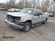 ✅ 2005 Chevrolet Silverado 2500HD Work Truck • VIN: 1GCHK23245F965938 • Lot: 43677906. Wystawiony na IAAI z przebiegiem 238 789 mil. Bezpłatny archiwum sprzedaży aukcyjnych z USA i szczegółowy raport historii pojazdu na DreamBid. Zdjęcie 18.