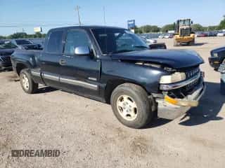 ✅ 2000 Chevrolet Silverado 1500 LS • VIN: 2GCEC19T7Y1374850 • Lot: 68929524. Wystawiony na Copart z przebiegiem 426 938 mil mil. Skorzystaj z bezpłatnego archiwum sprzedaży aukcyjnych z USA i zobacz szczegółowy raport historii pojazdu na DreamBid. Zdjęcie 4.