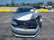 ✅ 2013 Volkswagen Jetta SE • VIN: 3VWDP7AJ6DM376487 • Lot: 42362475. Wystawiony na IAAI z przebiegiem 124 324 mil. Bezpłatny archiwum sprzedaży aukcyjnych z USA i szczegółowy raport historii pojazdu na DreamBid. Zdjęcie 12.