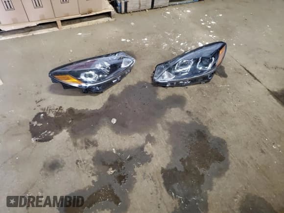 ✅ 2020 Ford Escape SE • VIN: 1FMCU9G69LUB27404 • Lot: 85390575. Listed on Copart with 120,317 mi. Free auction sales archive from the USA and detailed vehicle history report at DreamBid. Image 13.