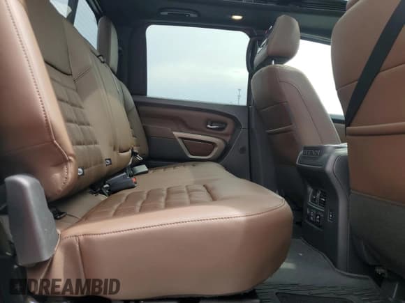 ✅ 2023 Nissan Titan SV • VIN: 1N6AA1ED9PN112390 • Lot: 63326345. Wystawiony na Copart z przebiegiem 39 782 mil. Bezpłatny archiwum sprzedaży aukcyjnych z USA i szczegółowy raport historii pojazdu na DreamBid. Zdjęcie 10.