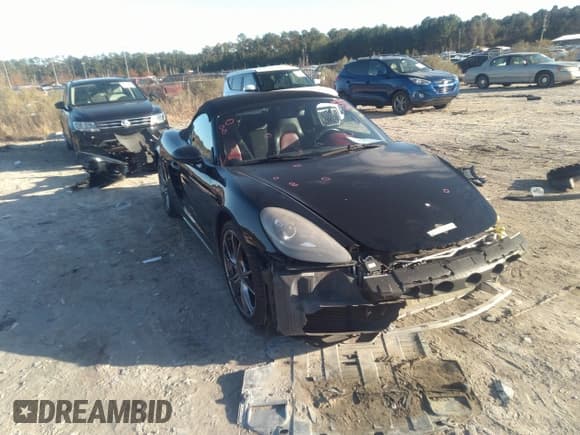 ✅ 2017 Porsche 718 Boxster • VIN: WP0CA2A83HS221358 • Lot: 41078630. Listed on IAAI with 77,407 mi. Free auction sales archive from the USA and detailed vehicle history report at DreamBid. Image 18.