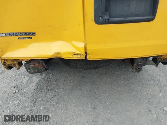 ✅ 2016 Chevrolet Express Cargo • VIN: 1GCWGBFF5G1215150 • Lot: 41672104. Listed on IAAI with 152,723 mi. Free auction sales archive from the USA and detailed vehicle history report at DreamBid. Image 6.