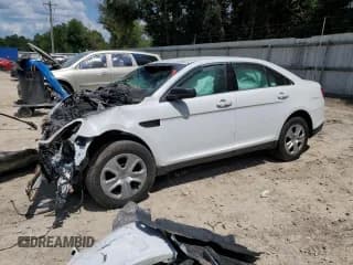 ✅ 2016 Ford Police Interceptor • VIN: 1FAHP2L85GG132285 • Lot: 61990525. Wystawiony na Copart z przebiegiem Nie podano. Bezpłatny archiwum sprzedaży aukcyjnych z USA i szczegółowy raport historii pojazdu na DreamBid. Zdjęcie 1.