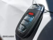 ✅ 2013 Audi Q5 Premium Plus • VIN: WA1LFAFP6DA031799 • Lot: 42472574. Wystawiony na IAAI z przebiegiem 139 319 mil. Bezpłatny archiwum sprzedaży aukcyjnych z USA i szczegółowy raport historii pojazdu na DreamBid. Zdjęcie 11.