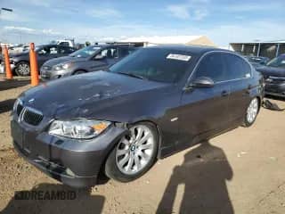 2006 BMW 3 Series 330i с VIN WBAVB33556AZ87137, выставлен на аукционе Copart как лот 84187335 с пробегом 126 130 миль миль и Списание • Salvage title. История ставок и продаж доступна на DreamBid. Изображение 1.