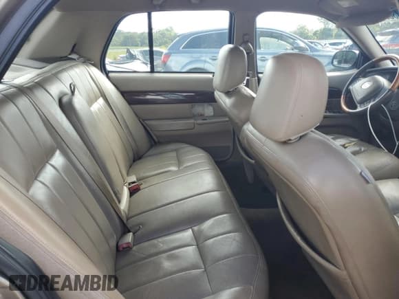 ✅ 2003 Mercury Grand Marquis LS Premium • VIN: 2MEHM75W73X608020 • Лот: 84363205. Опубликован ранее на Copart с пробегом 220 703 миль. Бесплатный доступ к архиву аукционных продаж из США и подробный отчёт об истории автомобиля на DreamBid. Изображение 10.