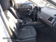 ✅ 2023 Audi Q5 S line Premium • VIN: WA1GAAFY9P2195233 • Lot: 43529601. Wystawiony na IAAI z przebiegiem 24 731 mil. Bezpłatny archiwum sprzedaży aukcyjnych z USA i szczegółowy raport historii pojazdu na DreamBid. Zdjęcie 5.