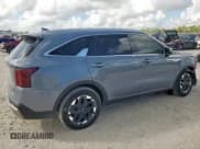 ✅ 2025 Kia Sorento S • VIN: 5XYRL4JC3SG376705 • Lot: 85522635. Wystawiony na Copart z przebiegiem 6 182 mil. Bezpłatny archiwum sprzedaży aukcyjnych z USA i szczegółowy raport historii pojazdu na DreamBid. Zdjęcie 3.