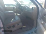 ✅ 2004 Ford Expedition Eddie Bauer • VIN: 1FMRU17W74LB67385 • Lot: 42177897. Wystawiony na IAAI z przebiegiem 170 420 mil. Bezpłatny archiwum sprzedaży aukcyjnych z USA i szczegółowy raport historii pojazdu na DreamBid. Zdjęcie 5.