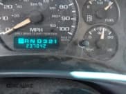 ✅ 2002 Chevrolet Suburban LS • VIN: 3GNEC16Z62G329185 • Лот: 42407727. Опубликован ранее на IAAI с пробегом 237 042 миль. Бесплатный доступ к архиву аукционных продаж из США и подробный отчёт об истории автомобиля на DreamBid. Изображение 15.