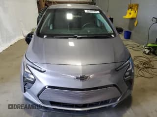 ✅ 2023 Chevrolet Bolt EV 1LT • VIN: 1G1FW6S08P4194751 • Lot: 69592084. Wystawiony na Copart z przebiegiem 26 676 mil. Bezpłatny archiwum sprzedaży aukcyjnych z USA i szczegółowy raport historii pojazdu na DreamBid. Zdjęcie 5.