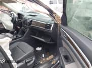 ✅ 2023 Volkswagen Atlas SE • VIN: 1V2JR2CA1PC521942 • Lot: 41521156. Wystawiony na IAAI z przebiegiem 72 216 mil. Bezpłatny archiwum sprzedaży aukcyjnych z USA i szczegółowy raport historii pojazdu na DreamBid. Zdjęcie 5.