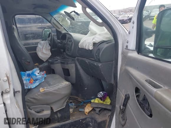 ✅ 2008 Ford Econoline Cargo Commercial • VIN: 1FTSE34L48DA95375 • Lot: 42565086. Listed on IAAI with 276,878 mi. Free auction sales archive from the USA and detailed vehicle history report at DreamBid. Image 5.