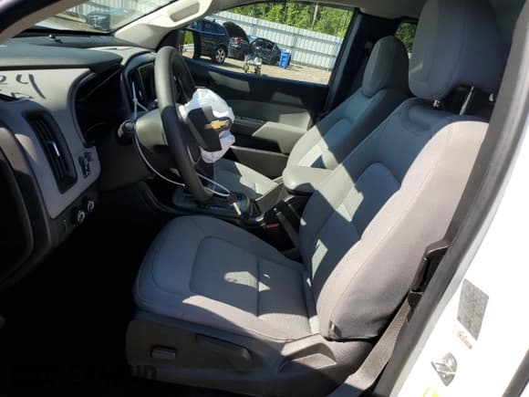 ✅ 2020 Chevrolet Colorado 4WD Work Truck • VIN: 1GCHTBEN5L1128355 • Lot: 62823624. Wystawiony na Copart z przebiegiem 62 227 mil. Bezpłatny archiwum sprzedaży aukcyjnych z USA i szczegółowy raport historii pojazdu na DreamBid. Zdjęcie 7.