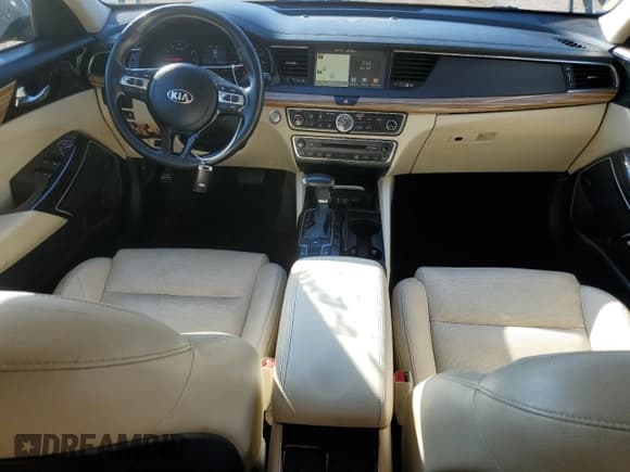 ✅ 2017 Kia Cadenza Premium • VIN: KNALC4J18H5089668 • Lot: 84179445. Listed on Copart with 100,629 mi. Free auction sales archive from the USA and detailed vehicle history report at DreamBid. Image 8.