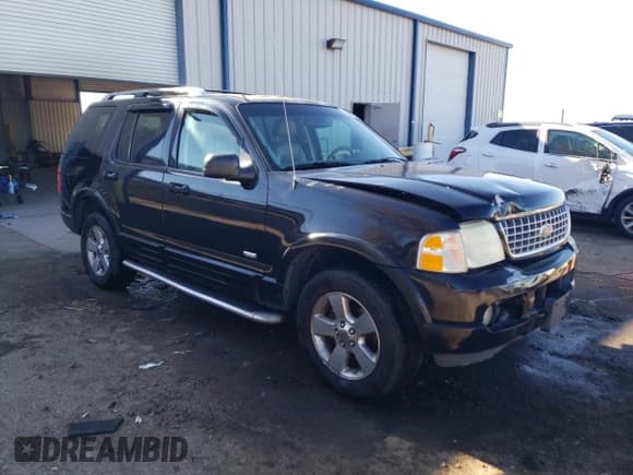 ✅ 2003 Ford Explorer Limited • VIN: 1FMDU75K13ZB31975 • Lot: 83894734. Wystawiony na Copart z przebiegiem 311 881 mil. Bezpłatny archiwum sprzedaży aukcyjnych z USA i szczegółowy raport historii pojazdu na DreamBid. Zdjęcie 4.