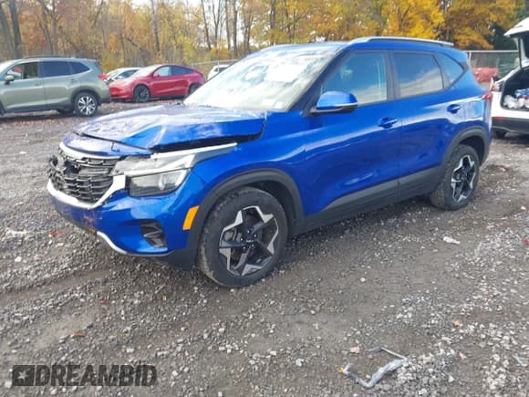 ✅ 2025 Kia Seltos S • VIN: KNDEUCAA9S7689291 • Lot: 43459057. Wystawiony na IAAI z przebiegiem 17 938 mil. Bezpłatny archiwum sprzedaży aukcyjnych z USA i szczegółowy raport historii pojazdu na DreamBid. Zdjęcie 2.