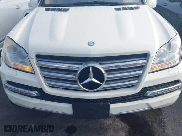 ✅ 2012 Mercedes-Benz GL 550 • VIN: 4JGBF8GE4CA772017 • Lot: 43025153. Listed on IAAI with 110,593 mi. Free auction sales archive from the USA and detailed vehicle history report at DreamBid. Image 6.