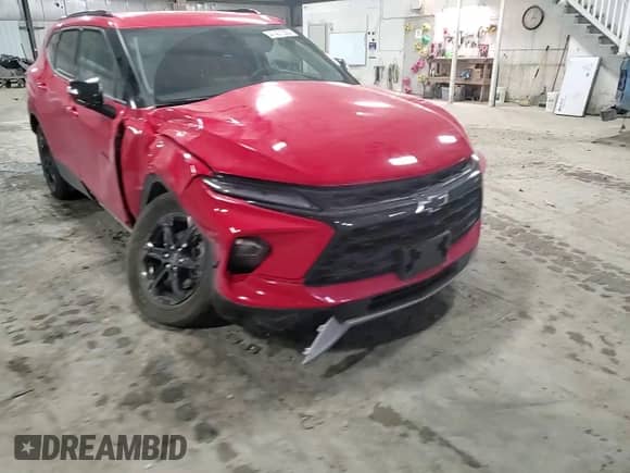 2024 Chevrolet Blazer LT z VIN 3GNKBJR44RS171295, wystawiony jako Copart lot #47431225 z przebiegiem 18 699 mil mil oraz Szkoda całkowita • Salvage title. Historia ofert i sprzedaży dostępna na DreamBid. Obrazek 11.