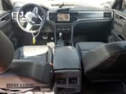 ✅ 2023 Volkswagen Atlas 2.0T SEL R-Line Black • VIN: 1V2SC2CA5PC223447 • Lot: 73005274. Wystawiony na Copart z przebiegiem 41 211 mil. Bezpłatny archiwum sprzedaży aukcyjnych z USA i szczegółowy raport historii pojazdu na DreamBid. Zdjęcie 8.