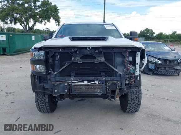 ✅ 2017 Chevrolet Silverado 2500HD Work Truck • VIN: 1GC1KUEY2HF229468 • Lot: 42615385. Wystawiony na IAAI z przebiegiem 88 472 mil. Bezpłatny archiwum sprzedaży aukcyjnych z USA i szczegółowy raport historii pojazdu na DreamBid. Zdjęcie 12.