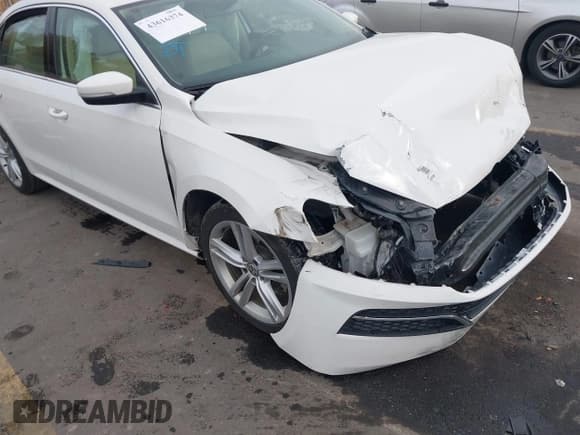 ✅ 2015 Volkswagen Passat SE • VIN: 1VWBV7A32FC084435 • Lot: 43616374. Wystawiony na IAAI z przebiegiem 126 720 mil. Bezpłatny archiwum sprzedaży aukcyjnych z USA i szczegółowy raport historii pojazdu na DreamBid. Zdjęcie 12.