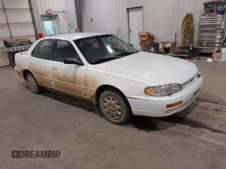 ✅ 1995 Toyota Camry LE • VIN: 4T1SK12E0SU498936 • Lot: 43896472. Wystawiony na IAAI z przebiegiem Nie podano. Bezpłatny archiwum sprzedaży aukcyjnych z USA i szczegółowy raport historii pojazdu na DreamBid. Zdjęcie 1.