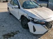 ✅ 2025 Nissan Sentra S • VIN: 3N1AB8BV3SY255713 • Lot: 51867495. Wystawiony na Copart z przebiegiem 581 mil. Bezpłatny archiwum sprzedaży aukcyjnych z USA i szczegółowy raport historii pojazdu na DreamBid. Zdjęcie 10.