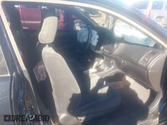 ✅ 2004 Honda Civic EX • VIN: 1HGEM229X4L083671 • Lot: 43661865. Listed on IAAI with 142,489 mi. Free auction sales archive from the USA and detailed vehicle history report at DreamBid. Image 5.