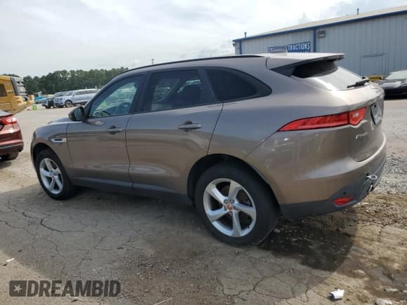 ✅ 2017 Jaguar F-Pace 35t Premium • VIN: SADCJ2BV3HA099826 • Lot: 66030255. Wystawiony na Copart z przebiegiem 75 454 mil. Bezpłatny archiwum sprzedaży aukcyjnych z USA i szczegółowy raport historii pojazdu na DreamBid. Zdjęcie 2.