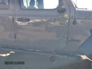 ✅ 2020 Jeep Gladiator Sport S • VIN: 1C6JJTAG6LL190749 • Lot: 41401209. Wystawiony na IAAI z przebiegiem 97 292 mil. Bezpłatny archiwum sprzedaży aukcyjnych z USA i szczegółowy raport historii pojazdu na DreamBid. Zdjęcie 6.