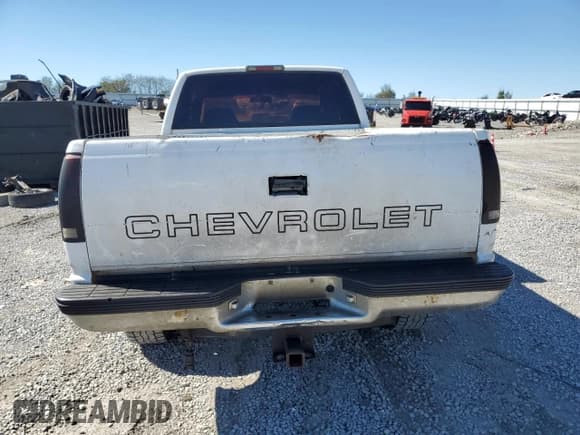 ✅ 1997 Chevrolet Silverado 1500 • VIN: 1GCEK19W4VE144819 • Лот: 85940385. Опубликован ранее на Copart с пробегом 279 329 миль. Бесплатный доступ к архиву аукционных продаж из США и подробный отчёт об истории автомобиля на DreamBid. Изображение 6.