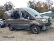 ✅ 2018 Ford Transit • VIN: 1FTYR1CG7JKA94942 • Lot: 43542703. Wystawiony na IAAI z przebiegiem 171 473 mil. Bezpłatny archiwum sprzedaży aukcyjnych z USA i szczegółowy raport historii pojazdu na DreamBid. Zdjęcie 13.