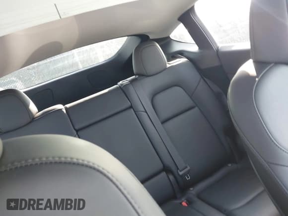 ✅ 2023 Tesla Model Y Long Range • VIN: 7SAYGDEE0PF671726 • Lot: 42393616. Wystawiony na IAAI z przebiegiem Nie podano. Bezpłatny archiwum sprzedaży aukcyjnych z USA i szczegółowy raport historii pojazdu na DreamBid. Zdjęcie 8.