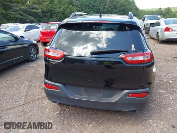✅ 2017 Jeep Cherokee Altitude • VIN: 1C4PJLAB3HW617818 • Lot: 42782386. Wystawiony na IAAI z przebiegiem 144 524 mil. Bezpłatny archiwum sprzedaży aukcyjnych z USA i szczegółowy raport historii pojazdu na DreamBid. Zdjęcie 16.