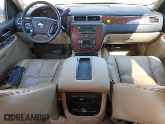 ✅ 2007 Chevrolet Suburban LTZ • VIN: 3GNFK16337G190093 • Lot: 68565854. Wystawiony na Copart z przebiegiem 173 714 mil. Bezpłatny archiwum sprzedaży aukcyjnych z USA i szczegółowy raport historii pojazdu na DreamBid. Zdjęcie 8.