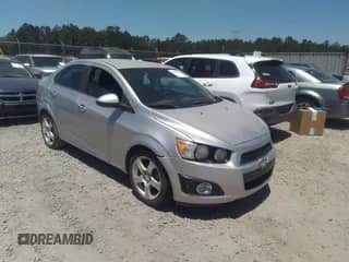 2013 Chevrolet Sonic LTZ с VIN 1G1JE5SB4D4244159, выставлен на аукционе IAAI как лот 42278628 с пробегом 145 110 миль миль и . История ставок и продаж доступна на DreamBid. Изображение 1.