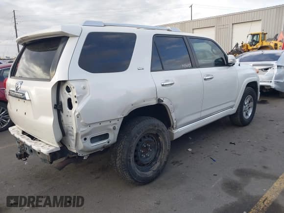 ✅ 2010 Toyota 4Runner SR5 • VIN: JTEBU5JR2A5007880 • Lot: 43704583. Listed on IAAI with 233,256 mi. Free auction sales archive from the USA and detailed vehicle history report at DreamBid. Image 4.