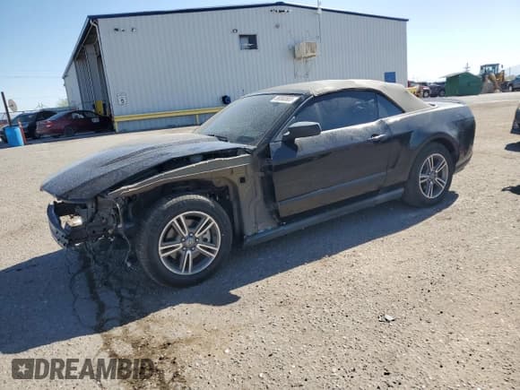 ✅ 2012 Ford Mustang Premium • VIN: 1ZVBP8EM5C5286771 • Lot: 89560665. Listed on Copart with 83,332 mi. Free auction sales archive from the USA and detailed vehicle history report at DreamBid. Image 1.