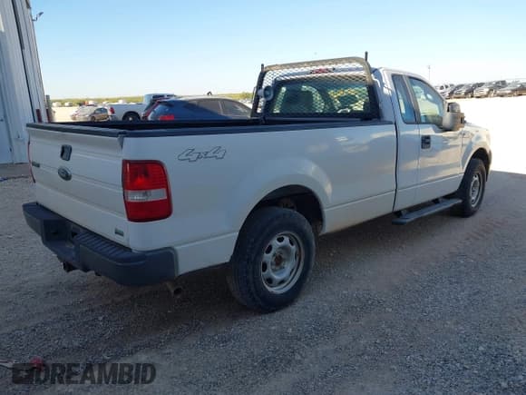 ✅ 2008 Ford F-150 XL • VIN: 1FTRF14V88KD47187 • Lot: 43341934. Wystawiony na IAAI z przebiegiem Nie podano. Bezpłatny archiwum sprzedaży aukcyjnych z USA i szczegółowy raport historii pojazdu na DreamBid. Zdjęcie 4.