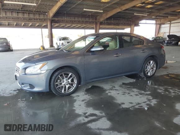 ✅ 2011 Nissan Maxima SV • VIN: 1N4AA5AP5BC827400 • Lot: 68711135. Wystawiony na Copart z przebiegiem 132 978 mil. Bezpłatny archiwum sprzedaży aukcyjnych z USA i szczegółowy raport historii pojazdu na DreamBid. Zdjęcie 1.