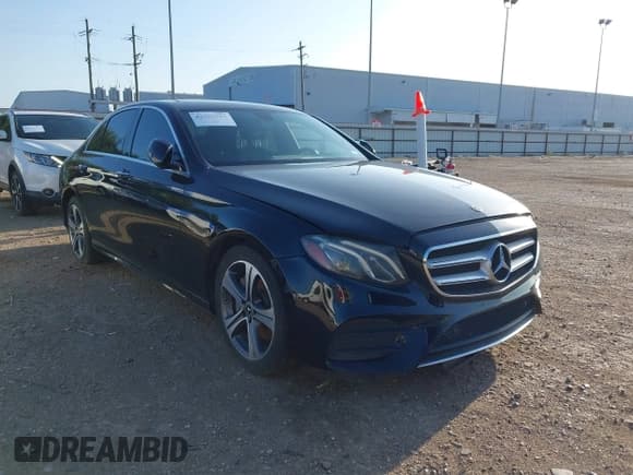 ✅ 2020 Mercedes-Benz E 350 • VIN: W1KZF8DB5LA811233 • Лот: 42535383. Опубликован ранее на IAAI с пробегом 62 003 миль. Бесплатный доступ к архиву аукционных продаж из США и подробный отчёт об истории автомобиля на DreamBid. Изображение 1.