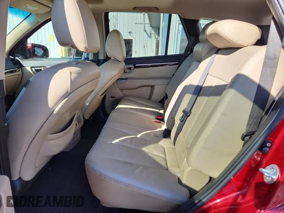 ✅ 2011 Hyundai Santa Fe Limited • VIN: 5XYZKDAG6BG024174 • Lot: 83810825. Listed on Copart with 84,166 mi. Free auction sales archive from the USA and detailed vehicle history report at DreamBid. Image 11.