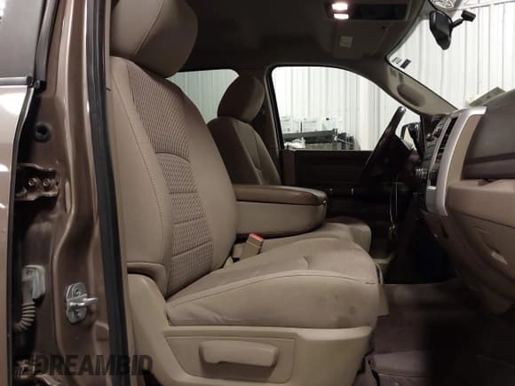 ✅ 2010 Dodge 1500 Sport • VIN: 1D7RV1CT9AS206773 • Lot: 42261722. Wystawiony na IAAI z przebiegiem 266 310 mil. Bezpłatny archiwum sprzedaży aukcyjnych z USA i szczegółowy raport historii pojazdu na DreamBid. Zdjęcie 5.